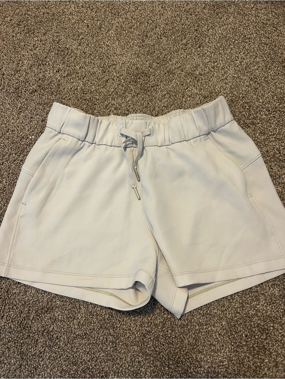Lululemon Everyday Shorts in Light Beige/white